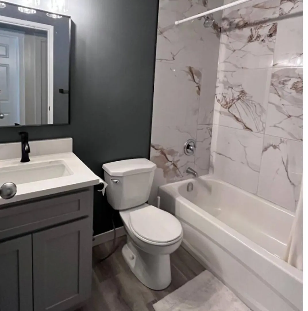 Guest house Gorgeous House&30 Second Bus Station Close C-Train& Free Parking Calgary