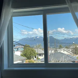  Guest house Entire New Cozy And Modern 2-storey House Canada